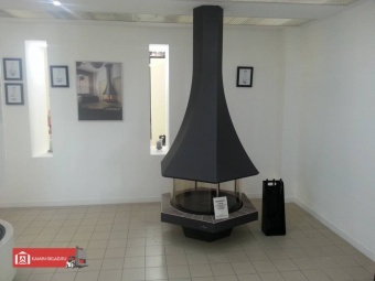 Дровяной камин EOLIA 907 центральный, со стеклом в Перми