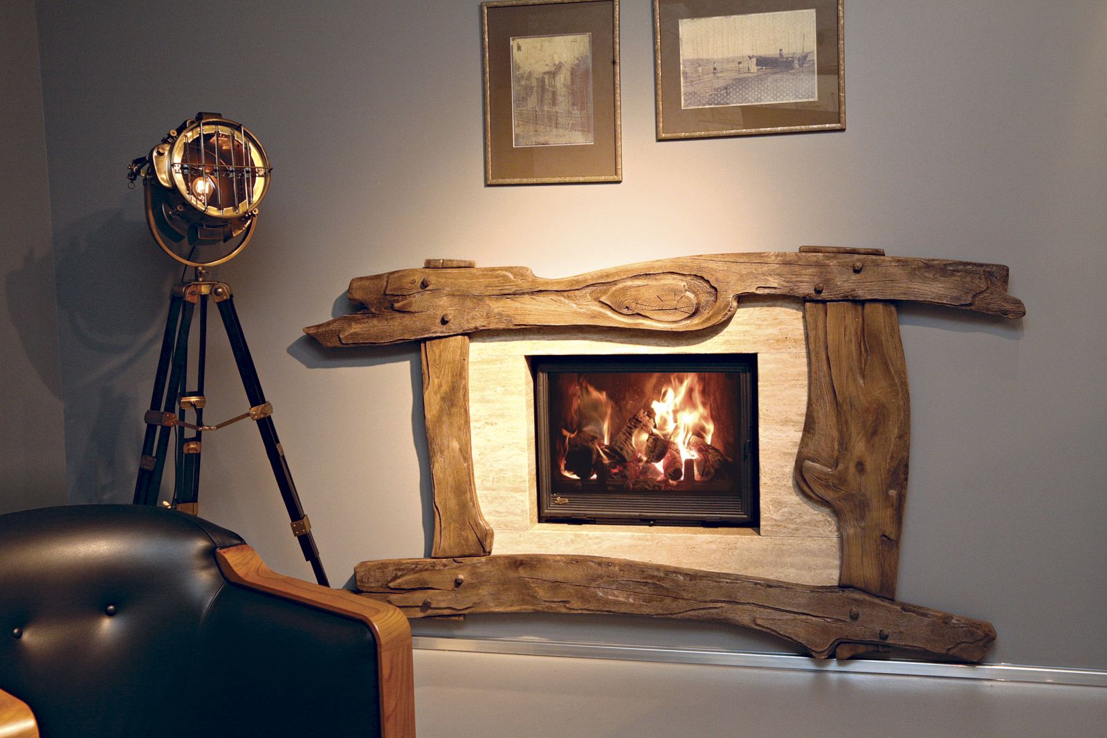 каминный портал из дерева