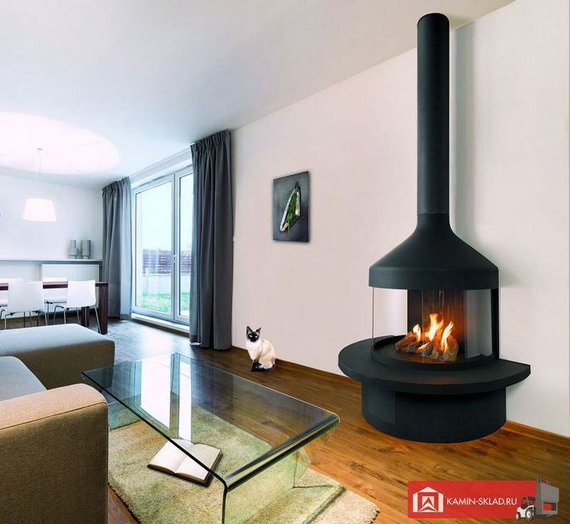 напольный камин с углом обзора 180 градусов
