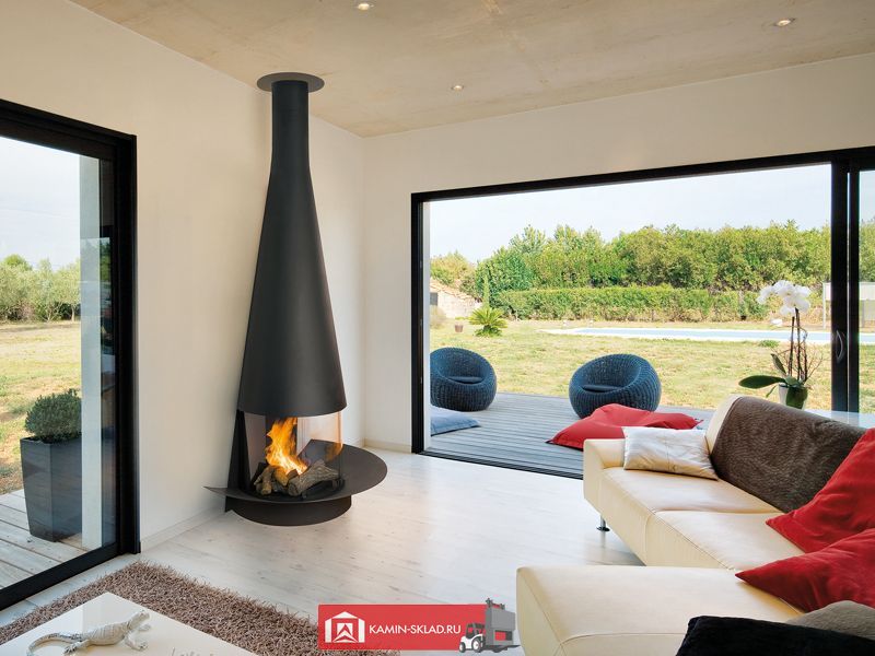 пристенный камин с обзором 180 градусов