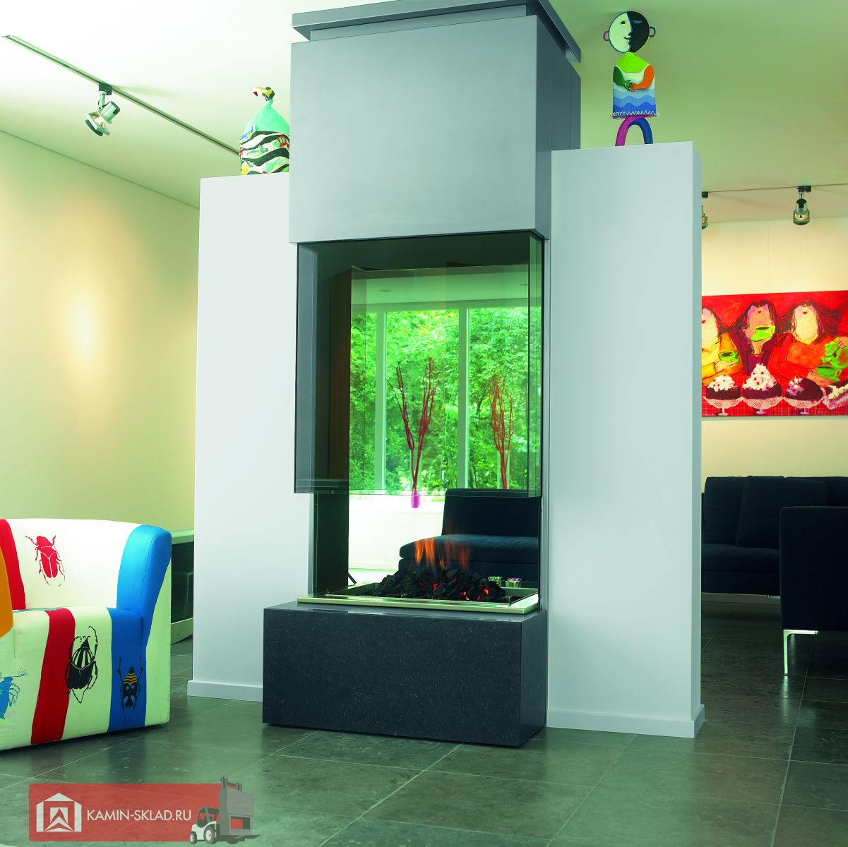 камин между комнатами