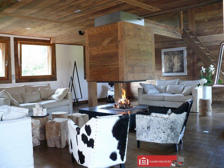 центральный камин со стеклами на 360 градусов